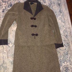 Women’s 2 piece suit, jacket and skirt